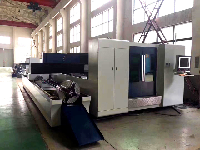 M&aacute;quina de corte a laser de mesa dupla JLMDS3015